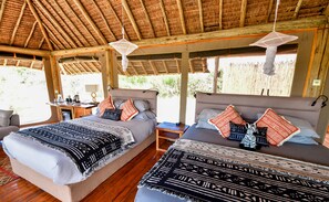 6 bedrooms, WiFi - A perfect mix of uncluttered safari simplicity, muted khaki tones. (Talek)