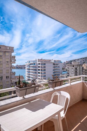Outdoor dining - Albania Dream Holidays Apartment  (Sarande)