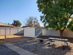 Outdoor dining - Homely Getaways In Mildura (Mildura)