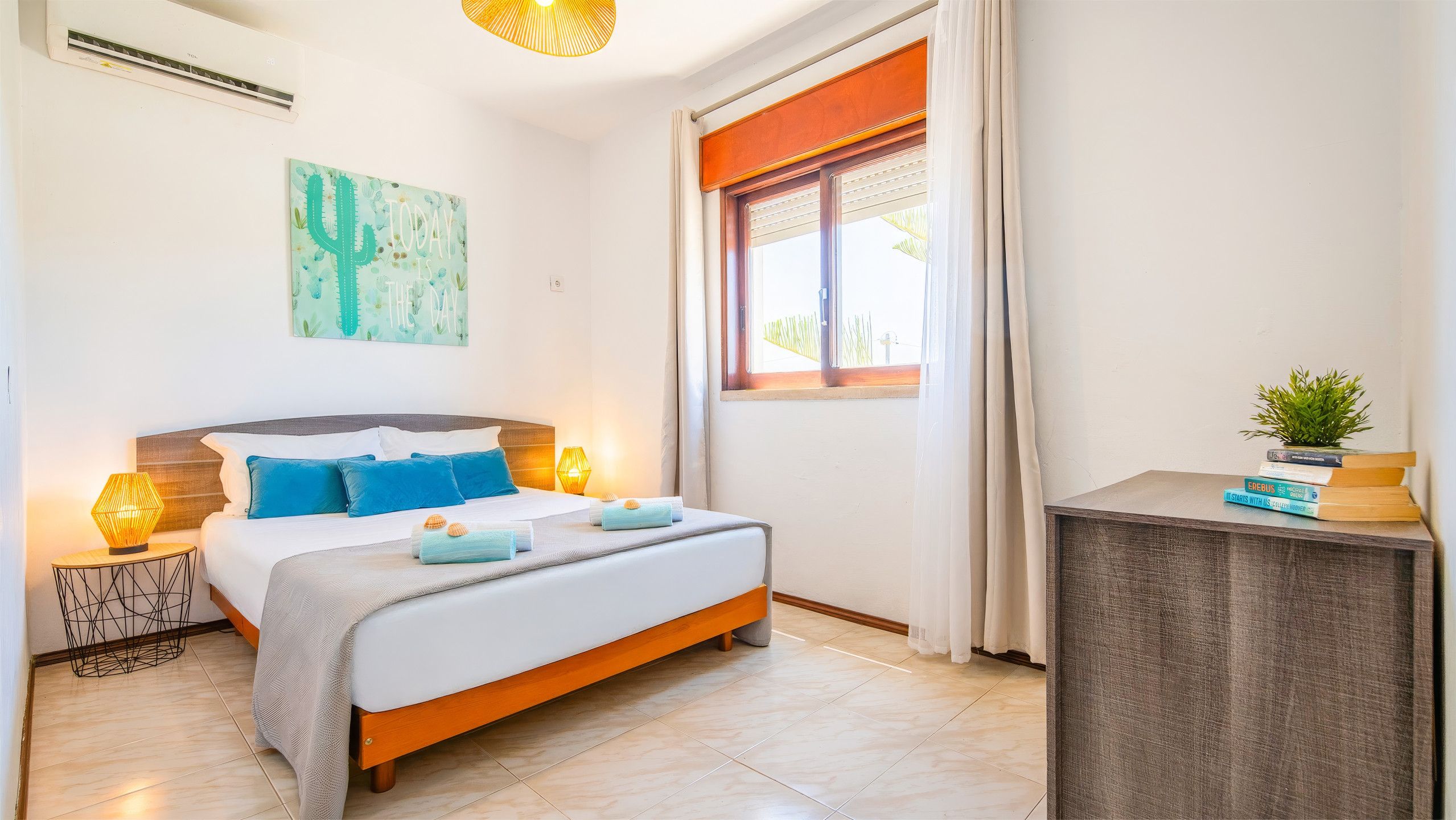 6 habitaciones y caja de seguridad en la habitación 