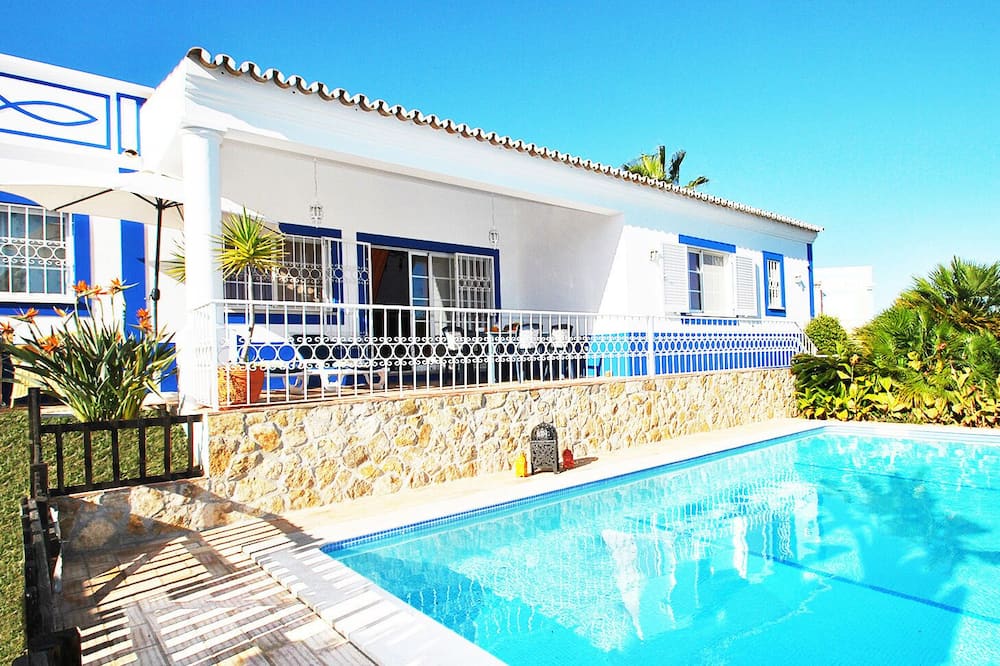 LOVELY VILLA W\/ PRIVATE POOL, AIR CON, BARBECUE, Wi-Fi AND CLOSE TO AMENITIES