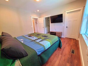 3 bedrooms, desk, free WiFi, bed sheets