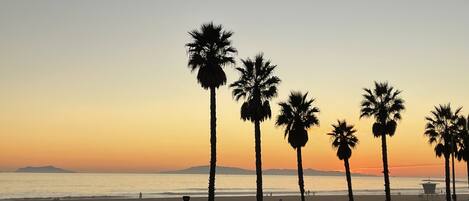 Am Strand, Liegestühle, Strandtücher