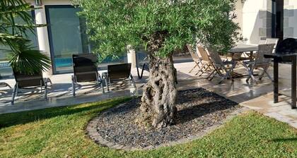 Maison de famille avec piscine intérieure chauffée