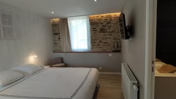 4 quartos, ferros/tábuas de passar roupa, Wi-Fi, roupa de cama