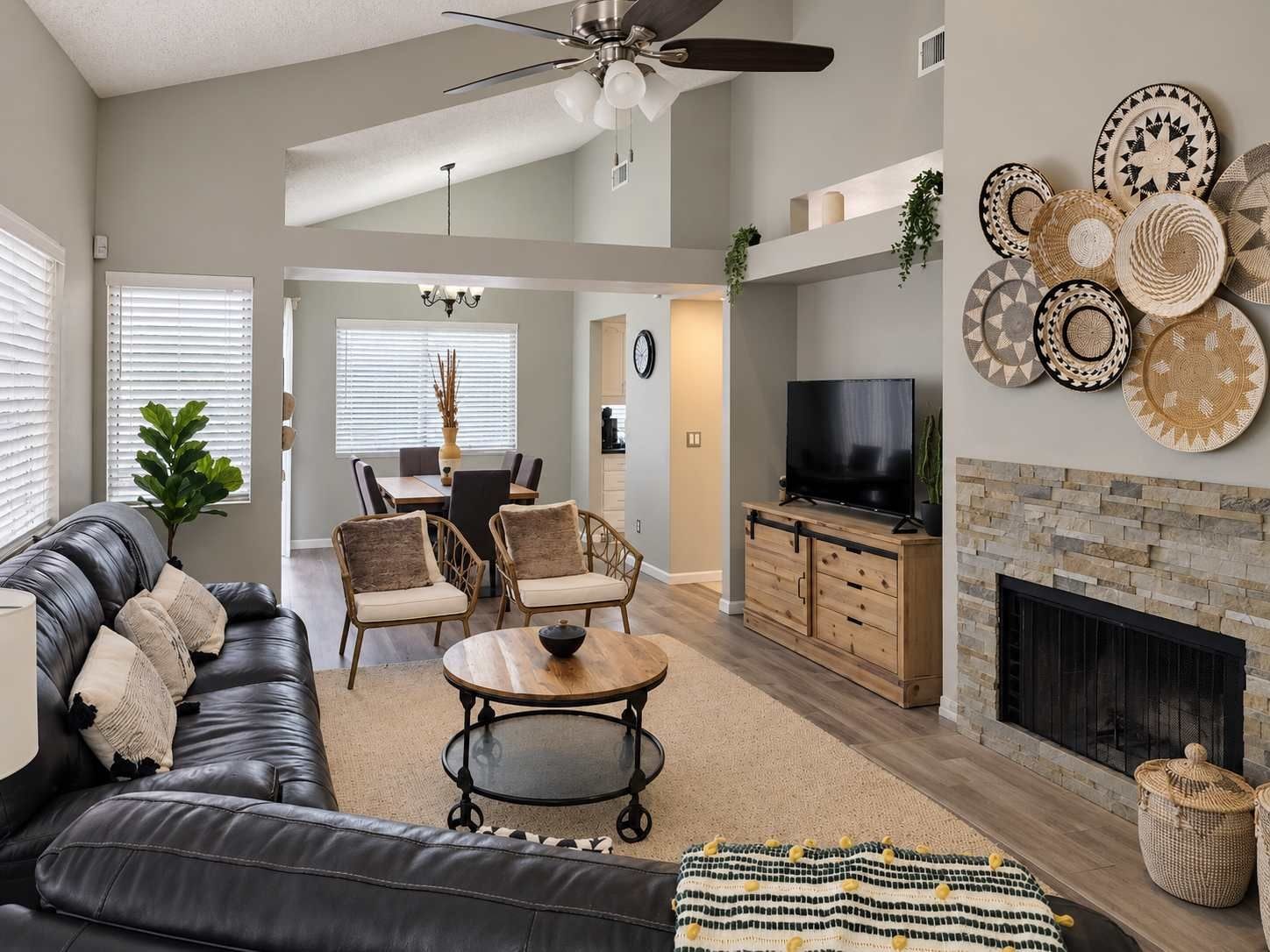 TV, fireplace