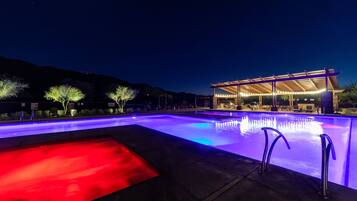 Piscine extérieure, piscine chauffée