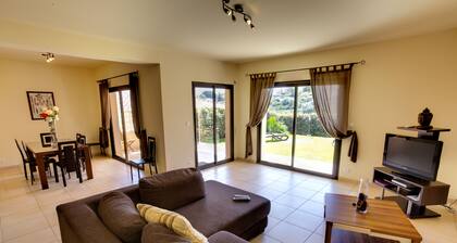 Villa 2 in Sagone 4 bedrooms 140 m2, all comfort 5 minutes from the sea