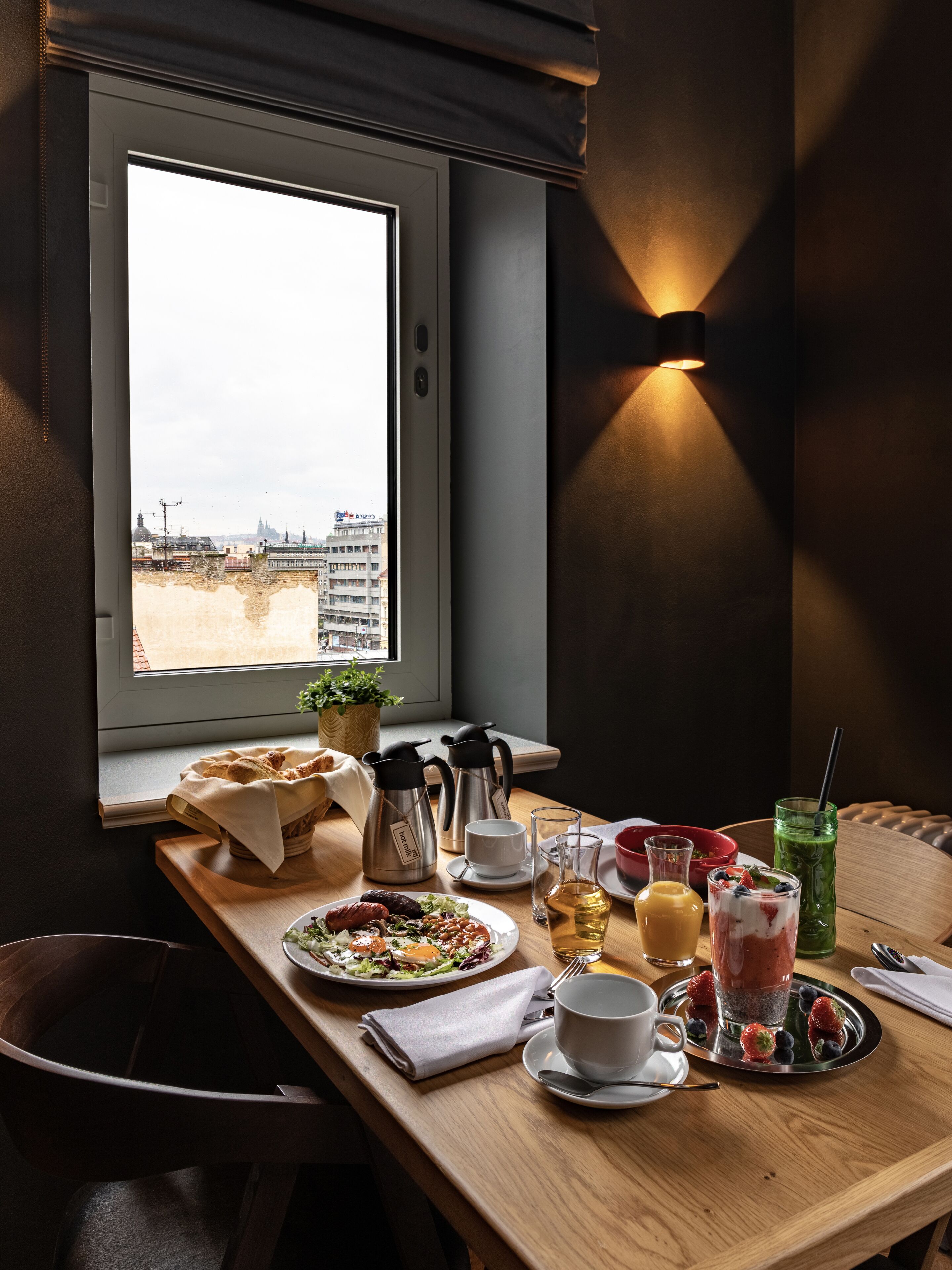 Free daily cooked-to-order breakfast