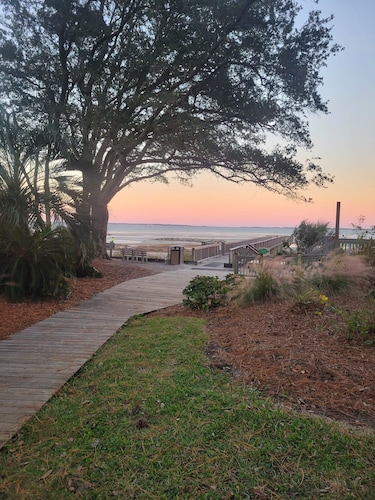 Peaceful 2BR Beach Condo with Pools, Tennis, Sauna, Gym & More!