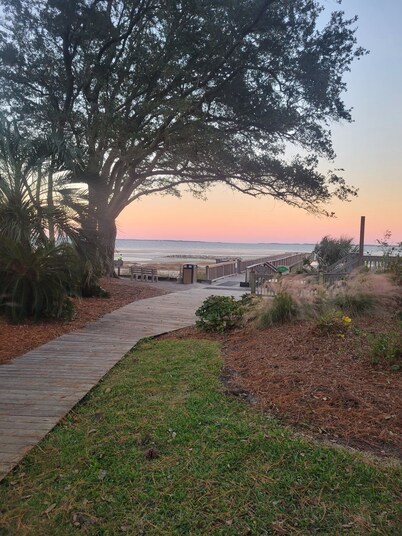 Peaceful 2BR Beach Condo with Pools, Tennis, Sauna, Gym & More!