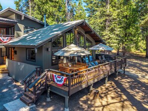 Exterior - Solitude in the Cedars, Spacious Mountain Home (Shaver Lake)