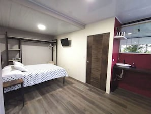 2 bedrooms, free WiFi