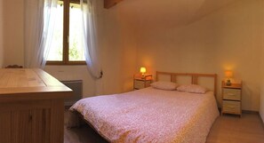 2 bedrooms, free WiFi, bed sheets - Le Chalet d' Heidi - ANCV vacation vouchers accepted (Les Chapelles en Savoie)