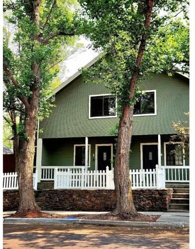 Lovely Downtown Condo, Walk to Historic Downtown!