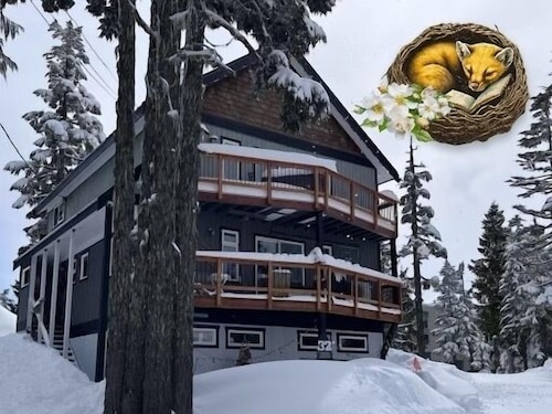 Cozy MW Alpine Village 1br. Close to the alpine lodge and hikes in the meadows!