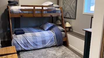 1 quarto, Wi-Fi de cortesia, roupa de cama