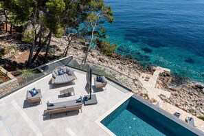 Terrace/patio - Beachfront Villa Aquamarin with Pool (Blato)