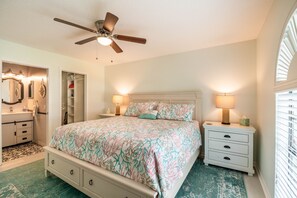 3 bedrooms, desk, iron/ironing board, travel crib