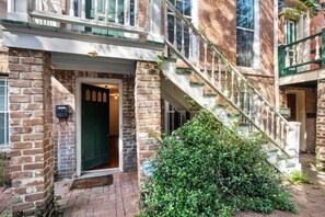 Exterior detail - 1872 Apartment w/ Parking & Private Courtyard (Savannah)