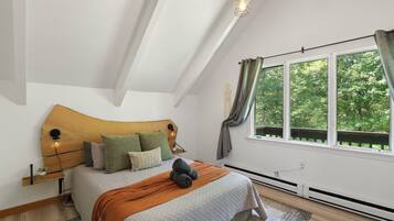 4 slaapkamers, een strijkplank/strijkijzer, reisbedje, gratis wifi