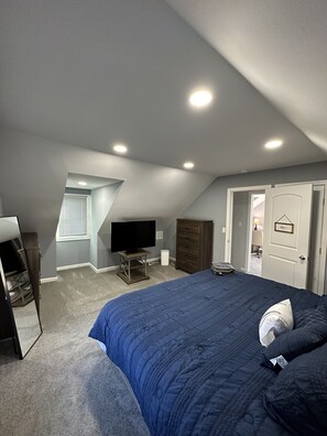 3 bedrooms, desk, iron/ironing board, free WiFi