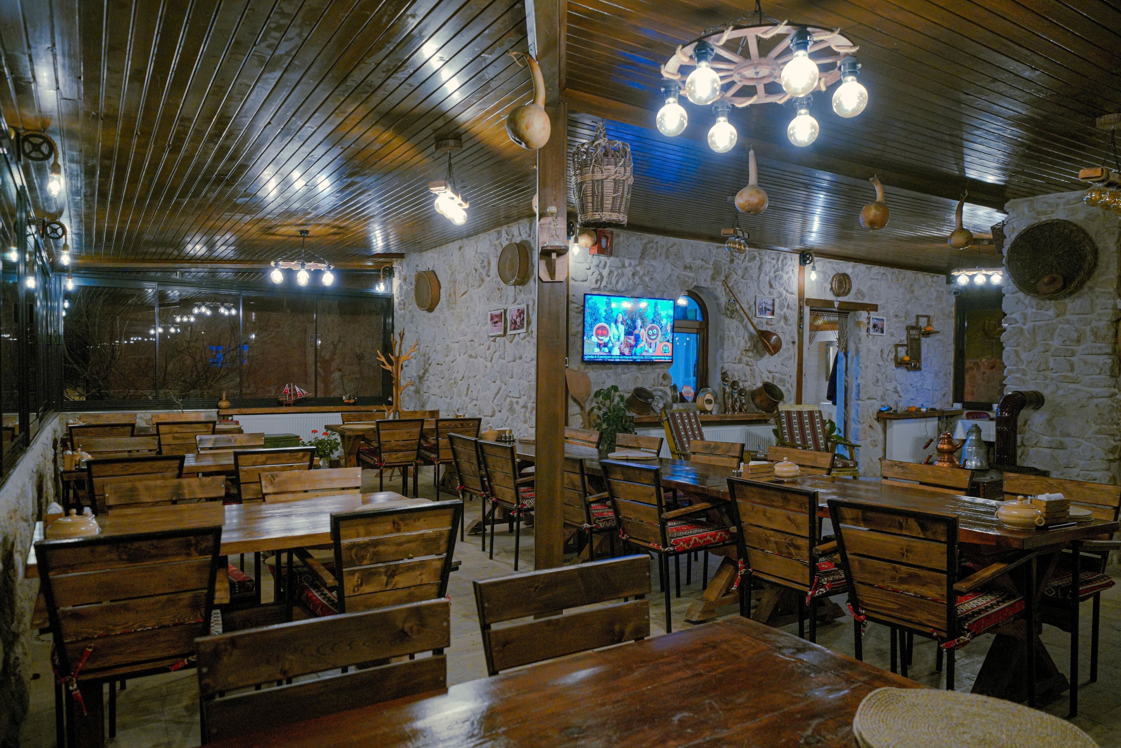 Free daily local cuisine breakfast 