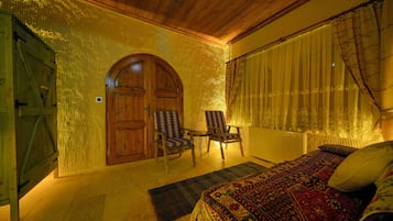 Basic Room | 1 bedroom, Egyptian cotton sheets, premium bedding, down duvets