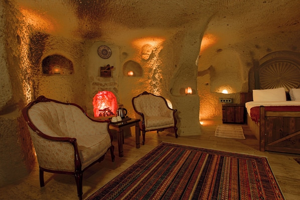 Chambre supérieure double, 1 grand lit, non-fumeur, foyer | Vue de la chambre
