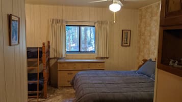 2 bedrooms, bed sheets