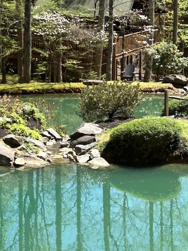 Located in Black Bear Falls Resort cozy cabin for two with new hot tub