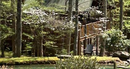 Located in Black Bear Falls Resort cozy cabin for two with new hot tub