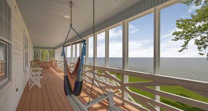 Resort, Waterfront Private Pier, Kayaks, Wi-Fi, Dedicated workspace.