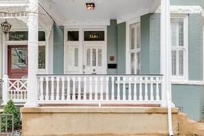Exterior detail - Luxury home in the historic Fan District (Richmond)
