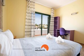 3 bedrooms, iron/ironing board, free WiFi