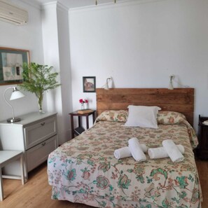 2 sovrum, strykjärn/strykbräda och sängkläder