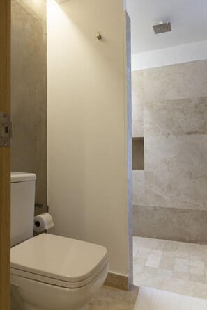 Dusche, Handtücher, Seife, Shampoo