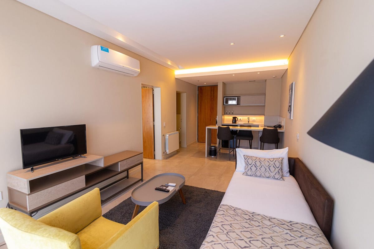 Ropa de cama de alta calidad, edredón y minibar