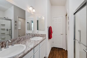 Combined shower/bathtub