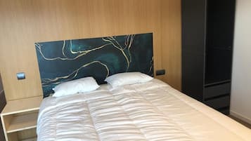 2 dormitorios, escritorio, tabla de planchar con plancha y wifi gratis