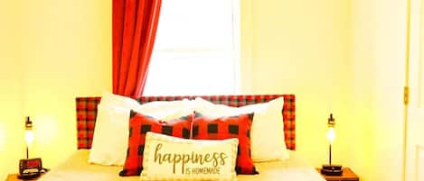 2 bedrooms, desk, iron/ironing board, WiFi