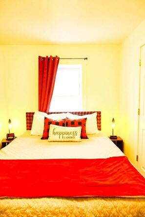 2 bedrooms, desk, iron/ironing board, WiFi