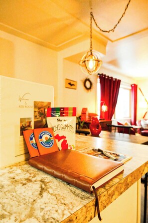 Unclassified image, 3 of 25, button