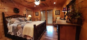 2 Schlafzimmer, Schreibtisch, Bügeleisen/Bügelbrett, kostenloses WLAN