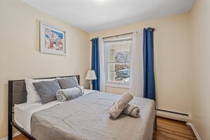 5 bedrooms, desk, iron/ironing board, free WiFi