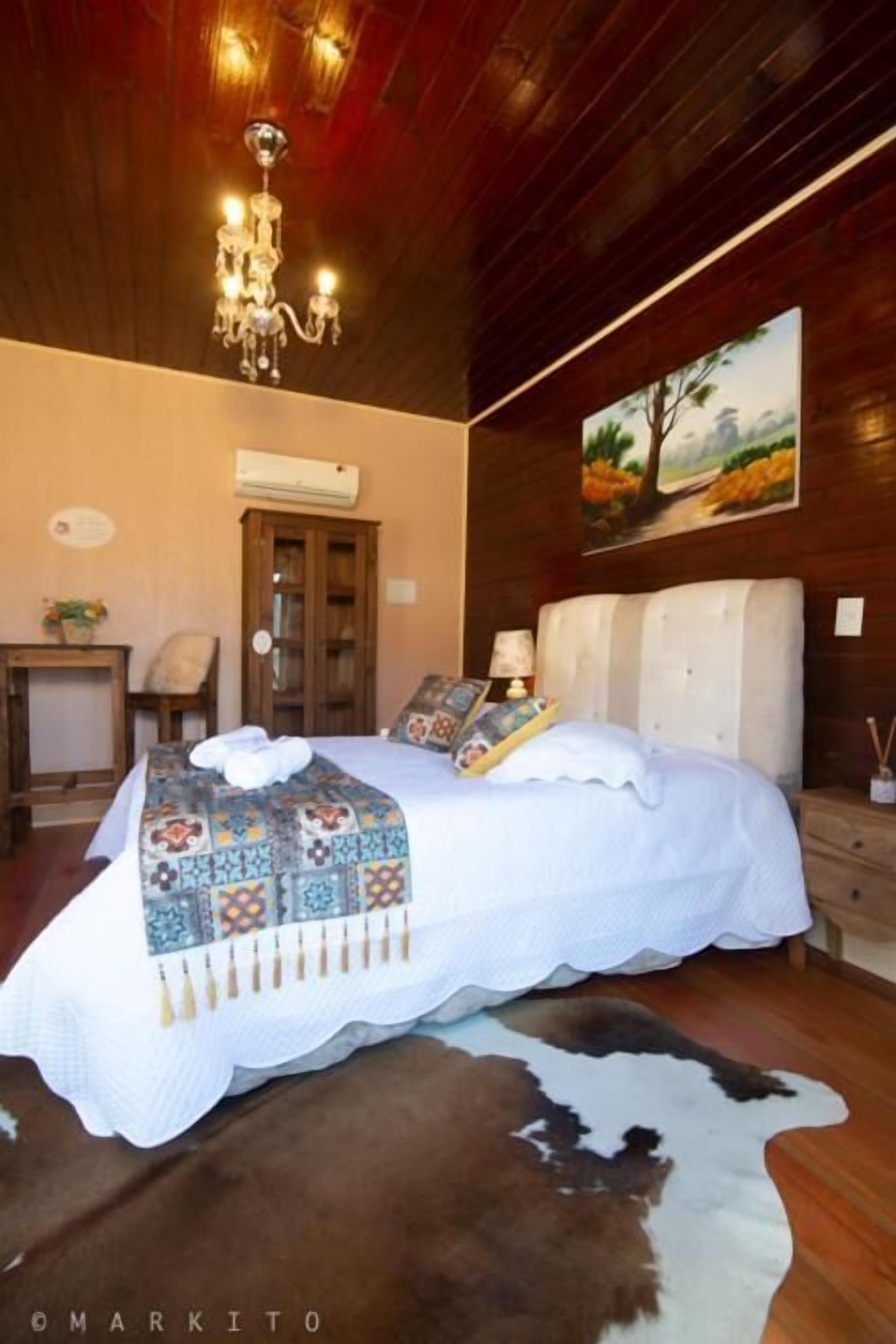 5 bedrooms, blackout drapes, soundproofing, free WiFi