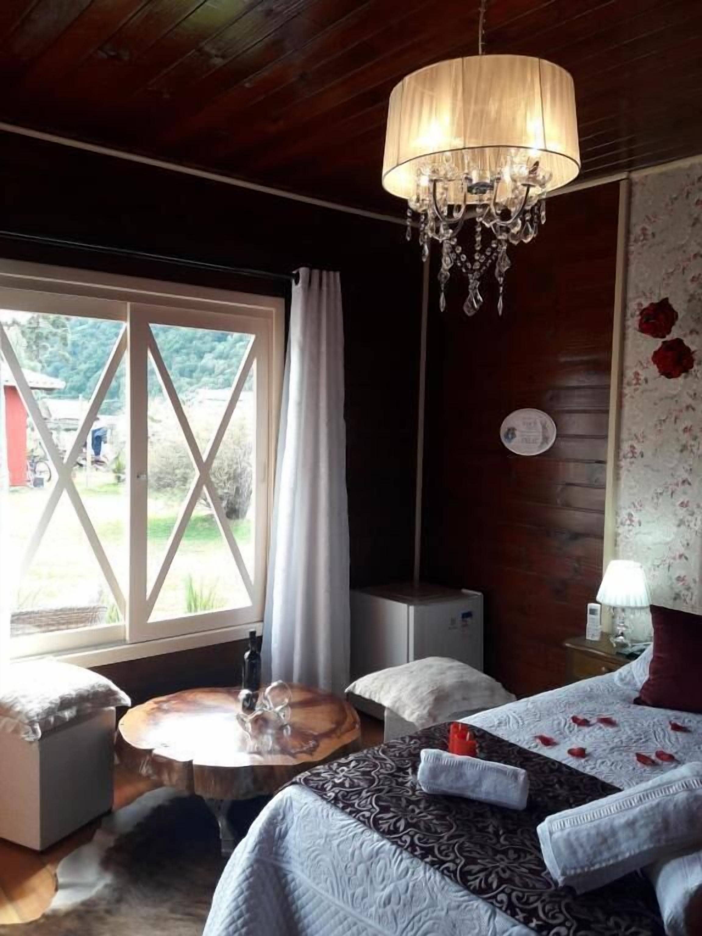 5 quartos, cortinas blackout, quartos à prova de som, Wi-Fi de cortesia