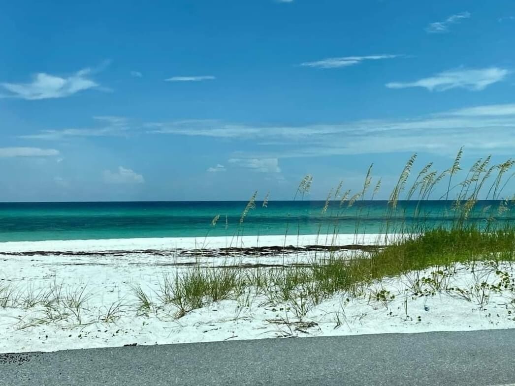 サンラウンジャー、ビーチタオル