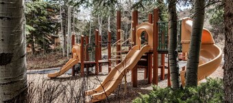 Luxurious Condo Gated Community Pool Hot Tubs