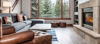 Luxurious Condo Gated Community Pool Hot Tubs